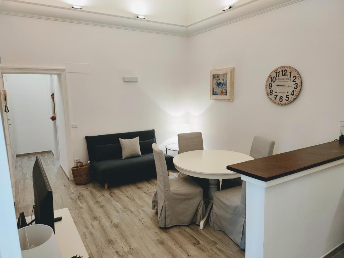Christy Suite Elegante Appartamento Nel Centro Storico Di Anzio Exterior photo